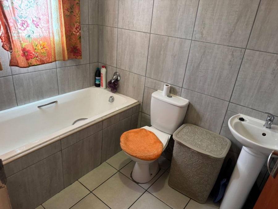 To Let 2 Bedroom Property for Rent in Fountain Village Western Cape